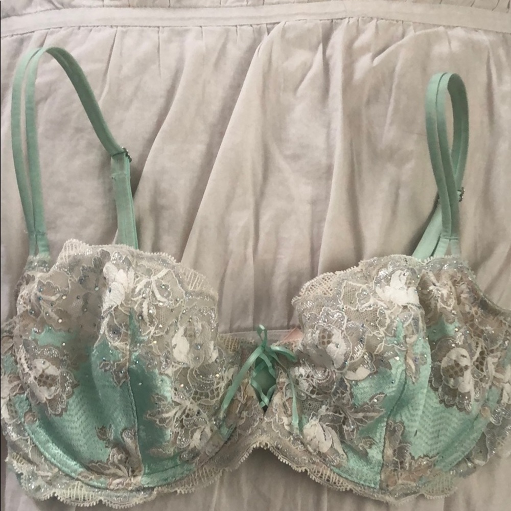 Victoria Secret underwire bra
